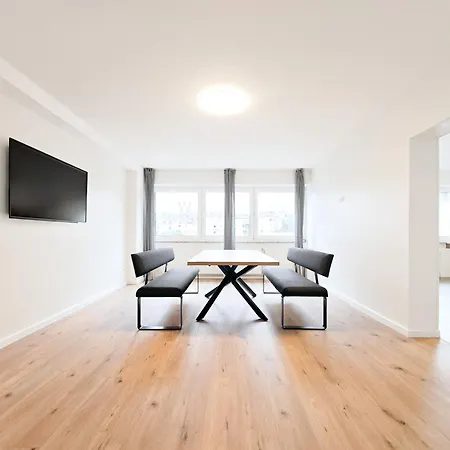 Apartment Raj Living - With 5 - 15 Min Messe Dus & 10 Min Old Town Dus
