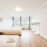 Tolstov - With 4 Or 5 - 15 Min Messe Dus & 10 Min Old Town Dus *