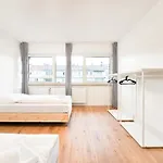 Apartmán Tolstov - With 4 Or 5 - 15 Min Messe Dus & 10 Min Old Town Dus *