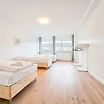 Tolstov - With 5 - 15 Min Messe Dus & 10 Min Old Town Dus *