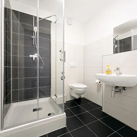 Apartmán Tolstov - With 4 Or 5 - 15 Min Messe Dus & 10 Min Old Town Dus *