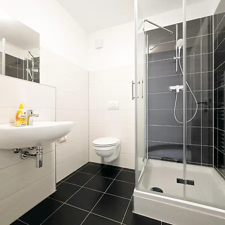 Tolstov - With 5 - 15 Min Messe Dus & 10 Min Old Town Dus Appartement